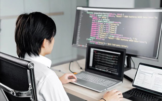 吕梁 ,php声明和调用变量的符号是什么？
